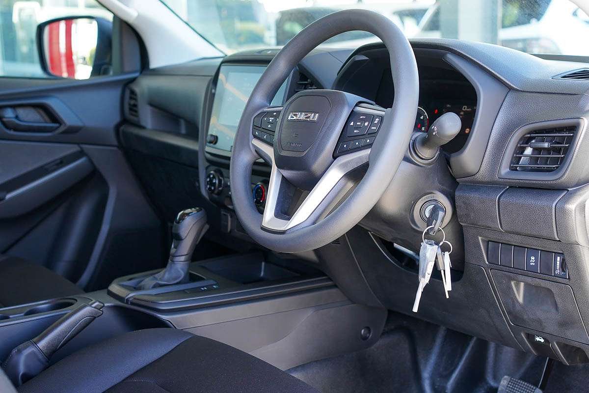 2024 Isuzu D-MAX SX 4X4