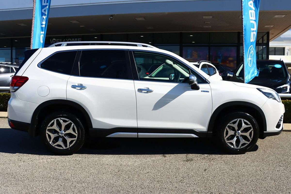 2025 Subaru Forester Hybrid L S5