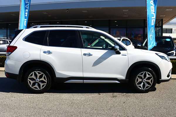 2025 Subaru Forester Hybrid L S5