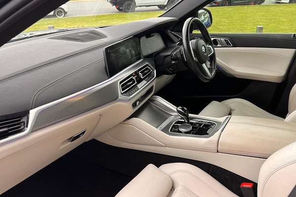 2022 BMW X6 xDrive40i M Sport G06