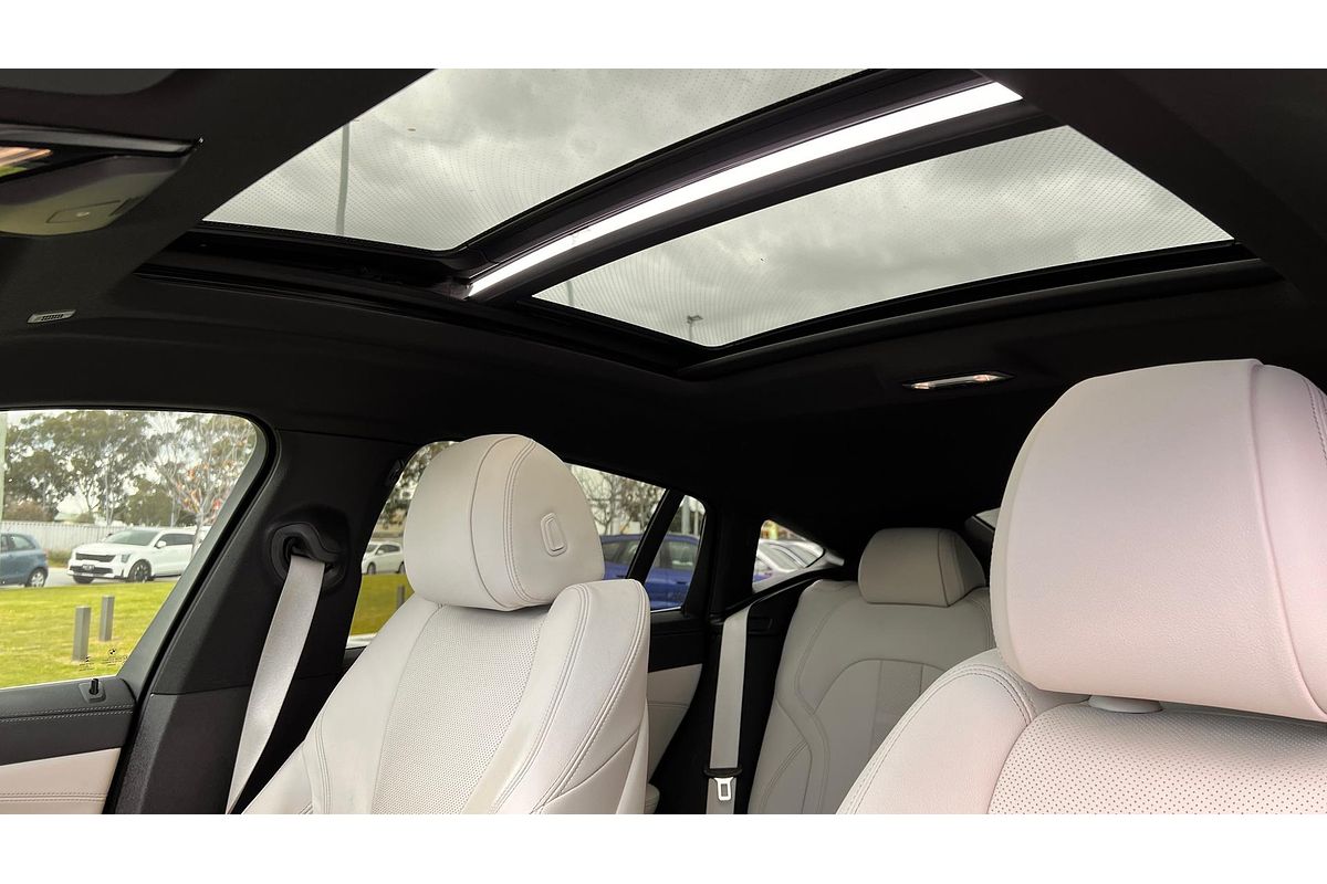 2022 BMW X6 xDrive40i M Sport G06