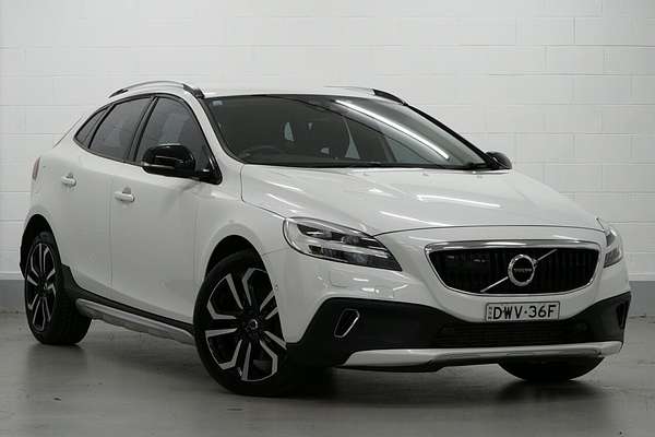 2017 Volvo V40 Cross Country D4 Pro