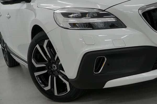 2017 Volvo V40 Cross Country D4 Pro