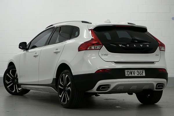 2017 Volvo V40 Cross Country D4 Pro