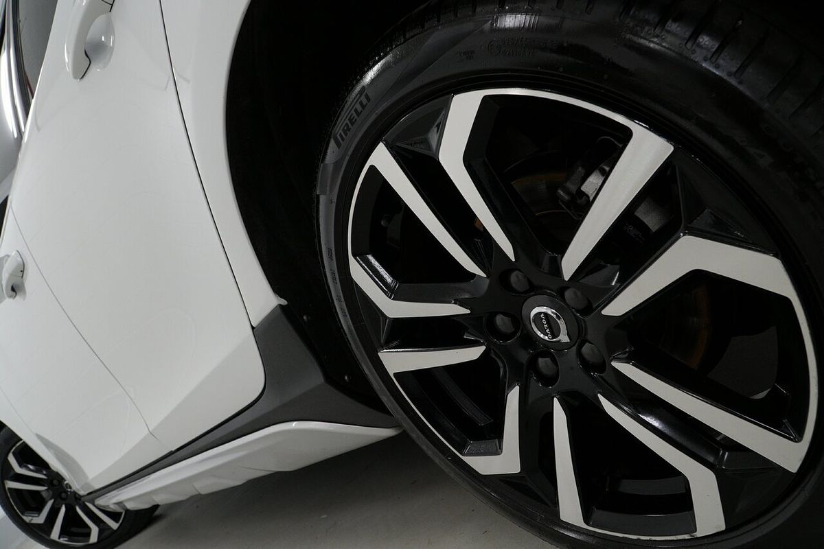 2017 Volvo V40 Cross Country D4 Pro