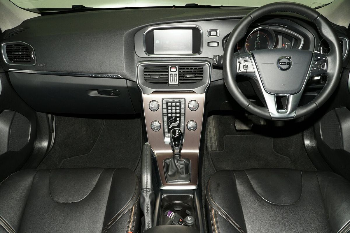 2017 Volvo V40 Cross Country D4 Pro