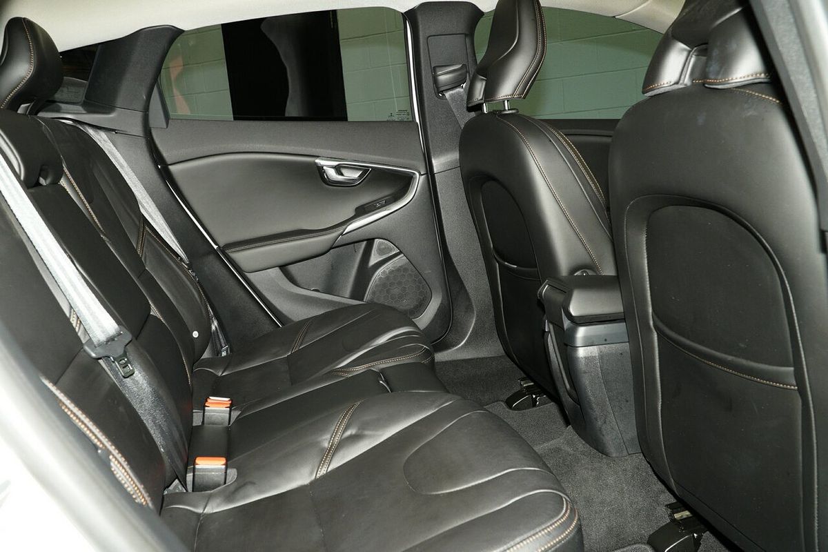 2017 Volvo V40 Cross Country D4 Pro