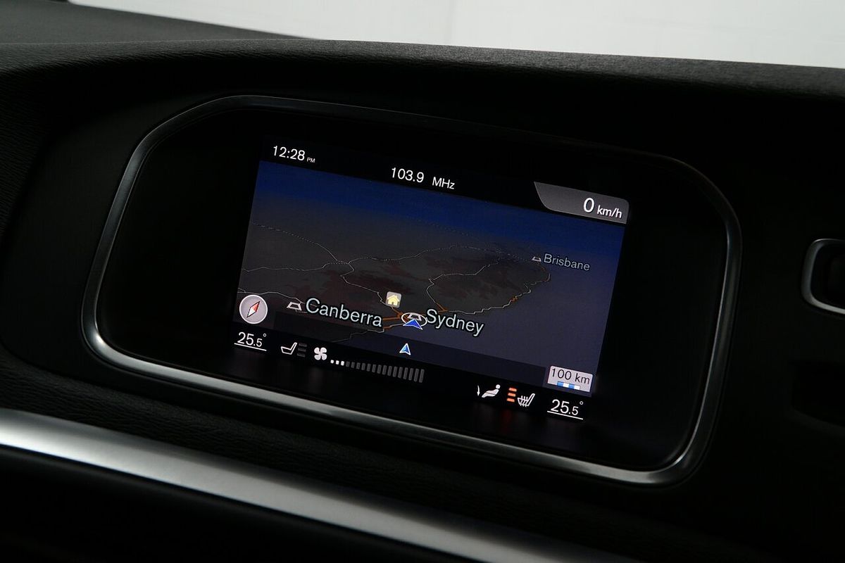 2017 Volvo V40 Cross Country D4 Pro