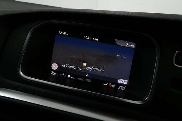 2017 Volvo V40 Cross Country D4 Pro