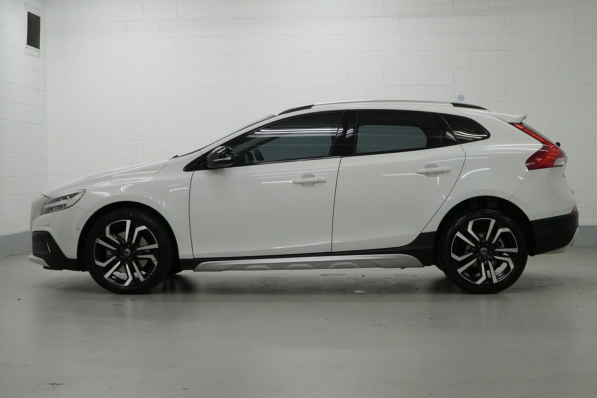2017 Volvo V40 Cross Country D4 Pro