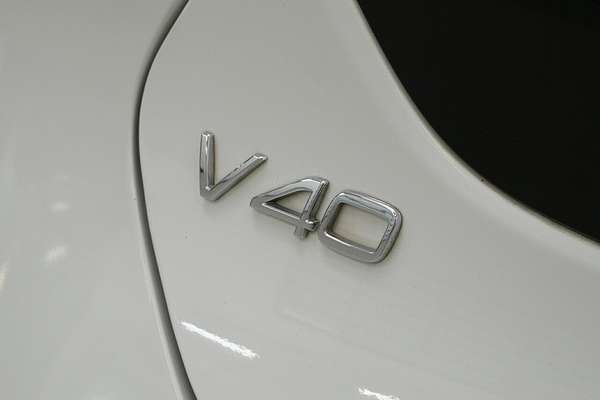 2017 Volvo V40 Cross Country D4 Pro