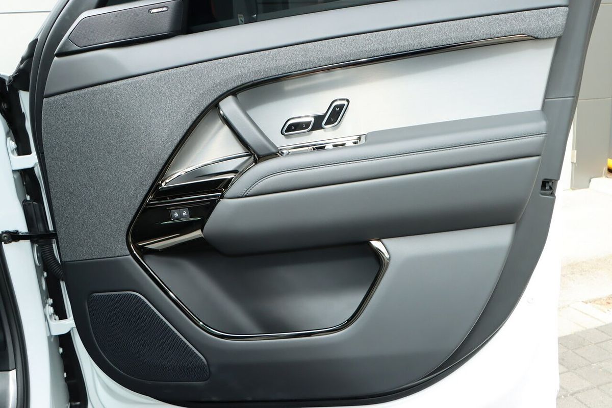 2023 Land Rover Range Rover Sport D300 Dynamic SE L461