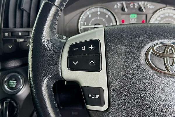 2013 Toyota LANDCRUISER LANDCRUISER 200 T/D A/T ALTITUDE VDJ200R