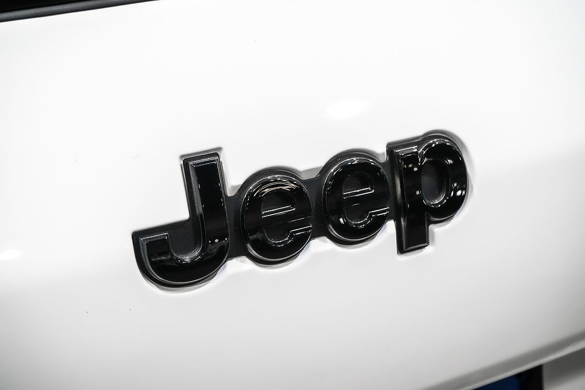 2023 Jeep Grand Cherokee Night Eagle WL
