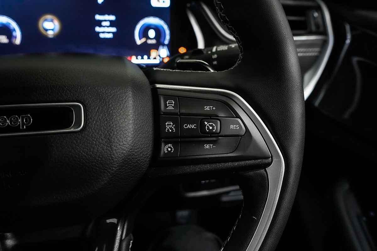 2023 Jeep Grand Cherokee Night Eagle WL