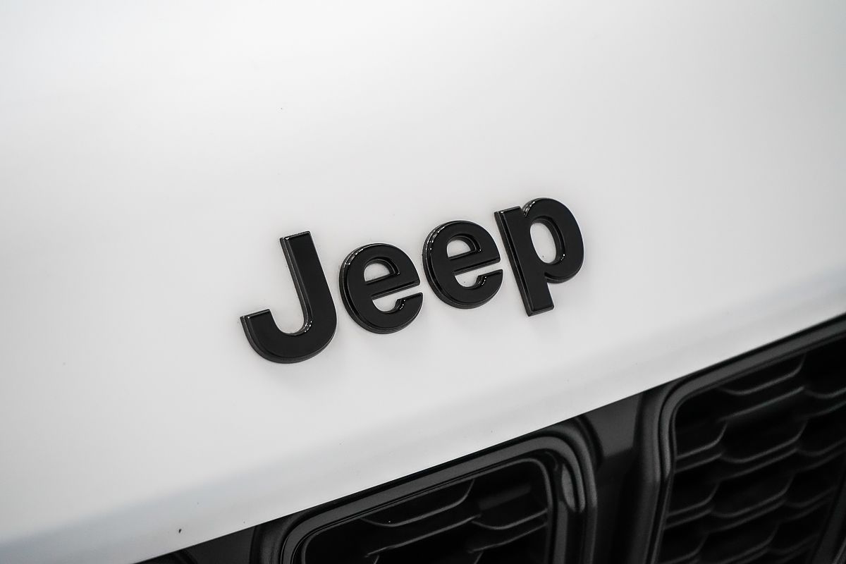 2023 Jeep Grand Cherokee Night Eagle WL