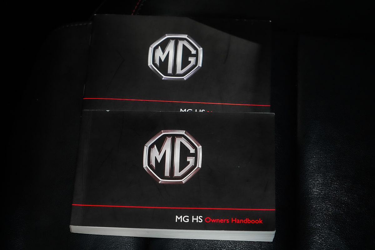 2021 MG HS Excite SAS23