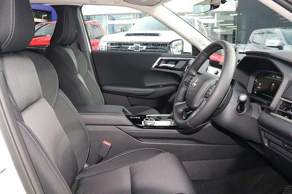 2025 Mitsubishi Outlander LS ZM