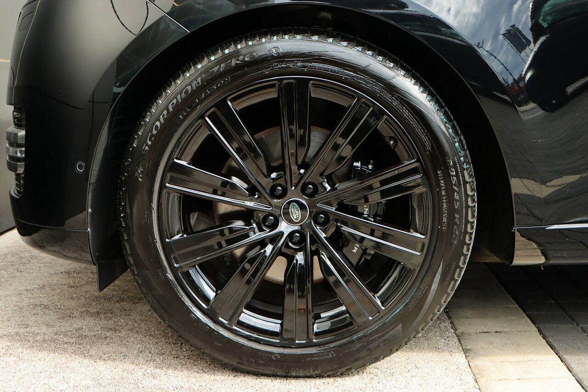 2022 Land Rover Range Rover D300 SE L460