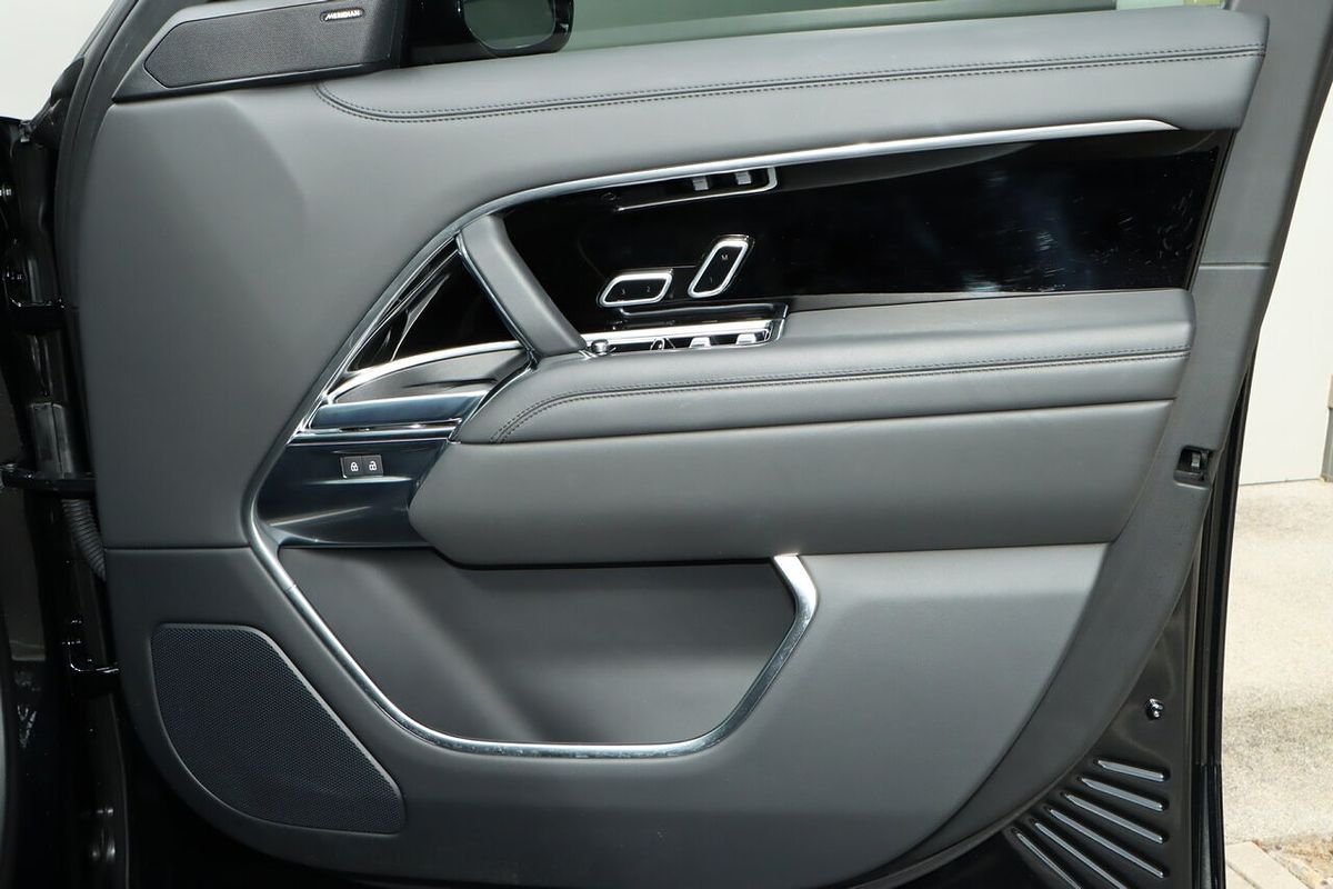 2022 Land Rover Range Rover D300 SE L460