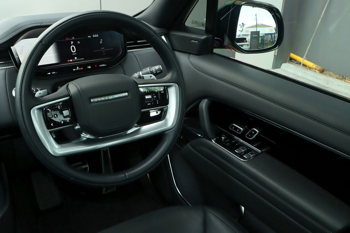 2022 Land Rover Range Rover D300 SE L460