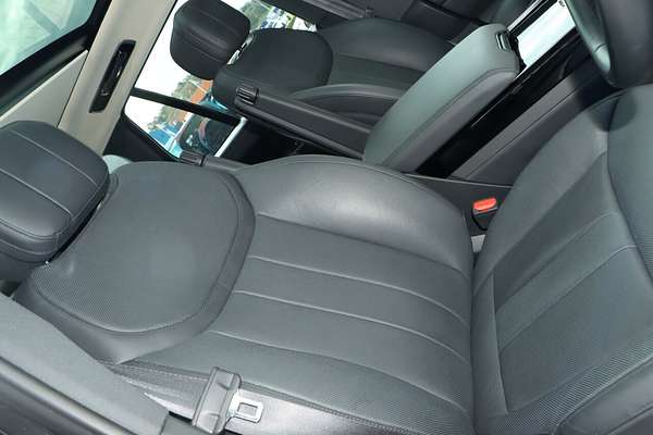2022 Land Rover Range Rover D300 SE L460