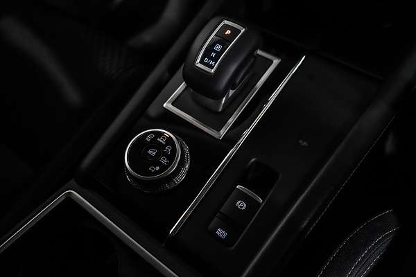 2024 Mitsubishi Outlander LS ZM