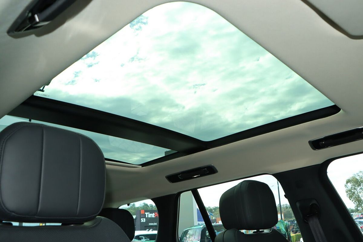 2022 Land Rover Range Rover D300 SE L460