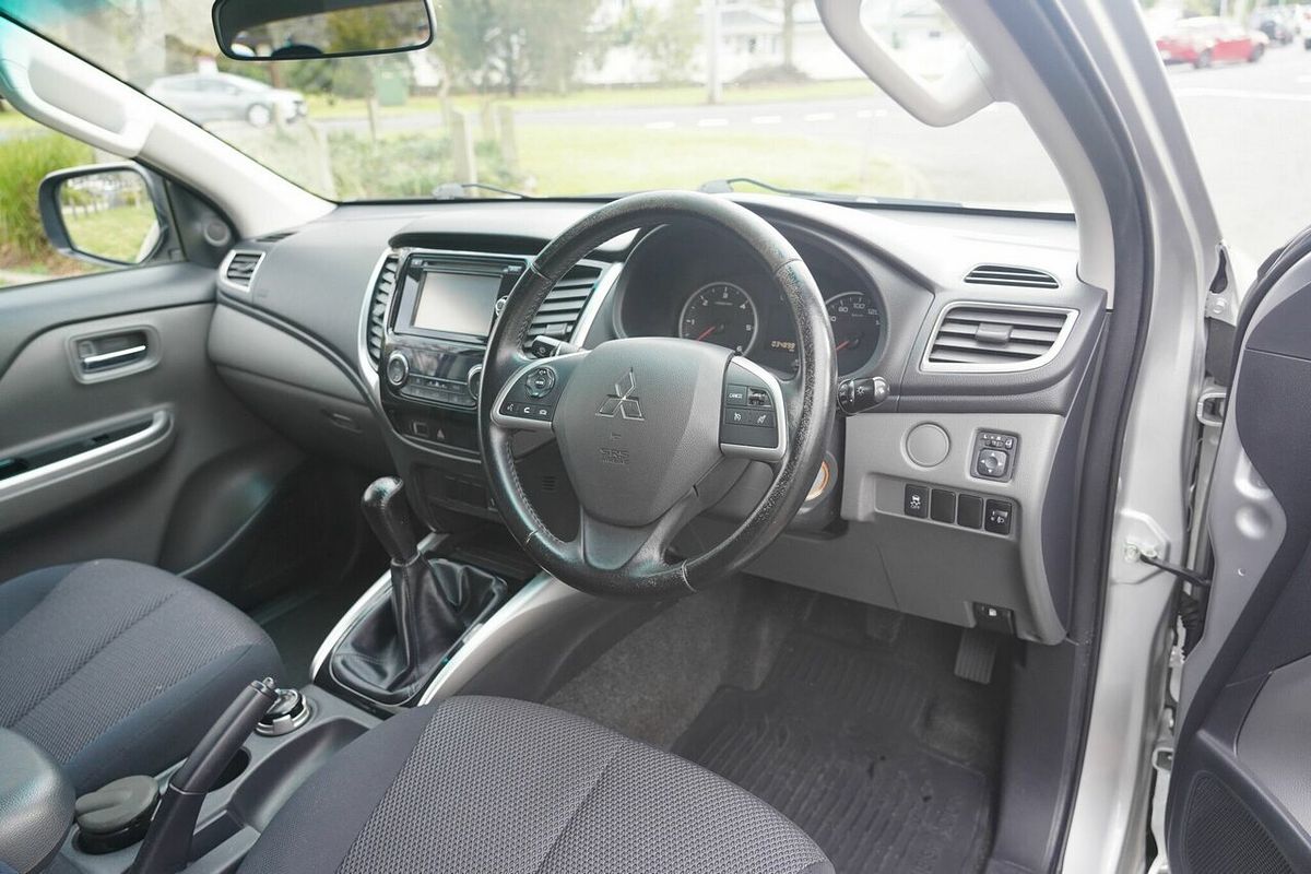 2015 Mitsubishi Triton GLX MQ 4X4