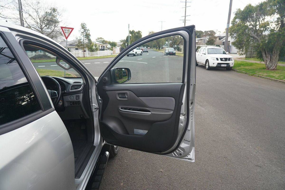 2015 Mitsubishi Triton GLX MQ 4X4