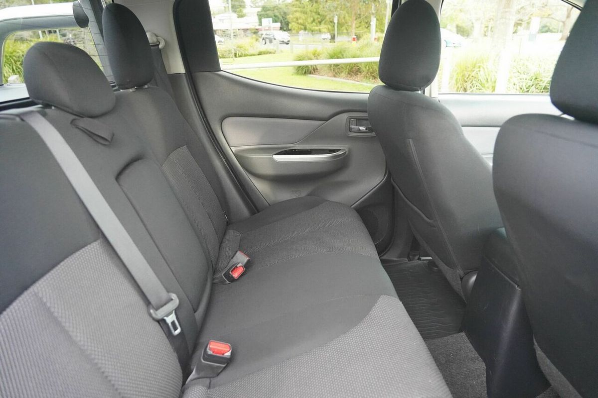 2015 Mitsubishi Triton GLX MQ 4X4