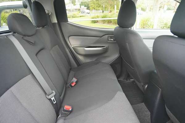 2015 Mitsubishi Triton GLX MQ 4X4