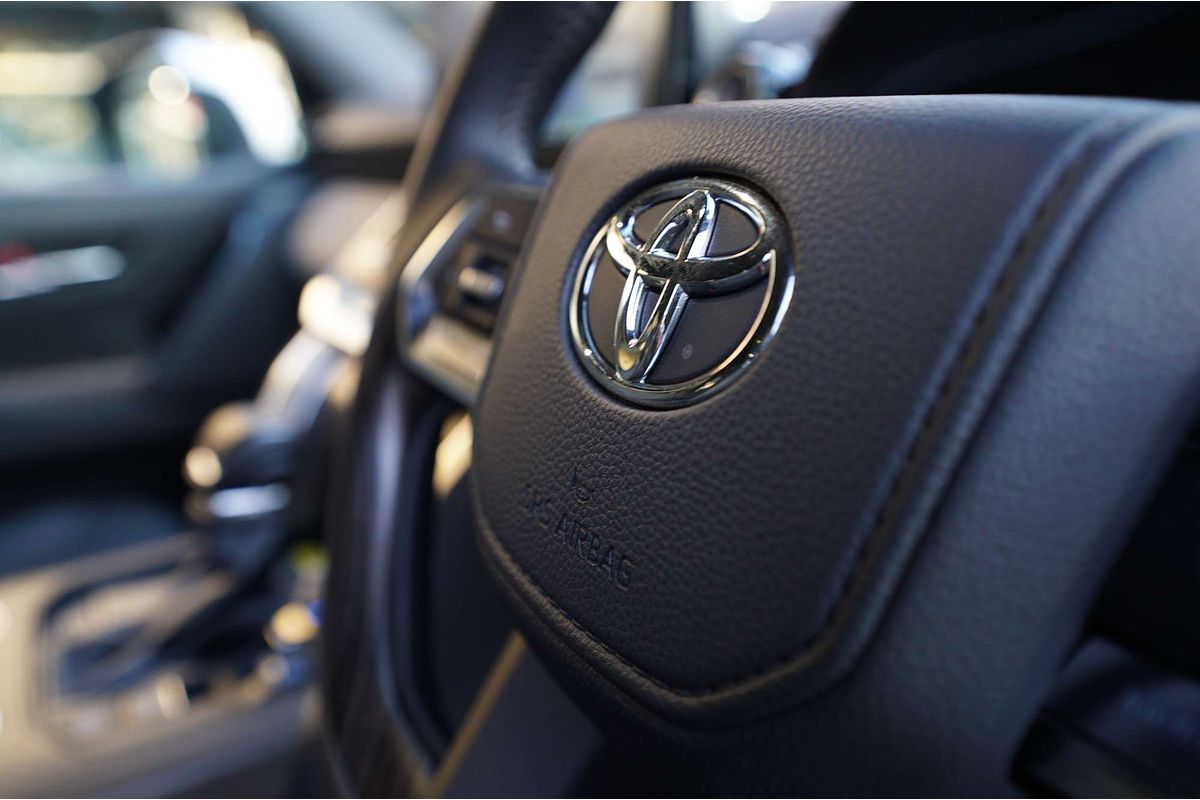 2024 Toyota Landcruiser VX FJA300R