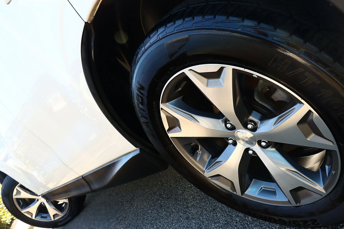 2014 Subaru Forester 2.5i Luxury S4