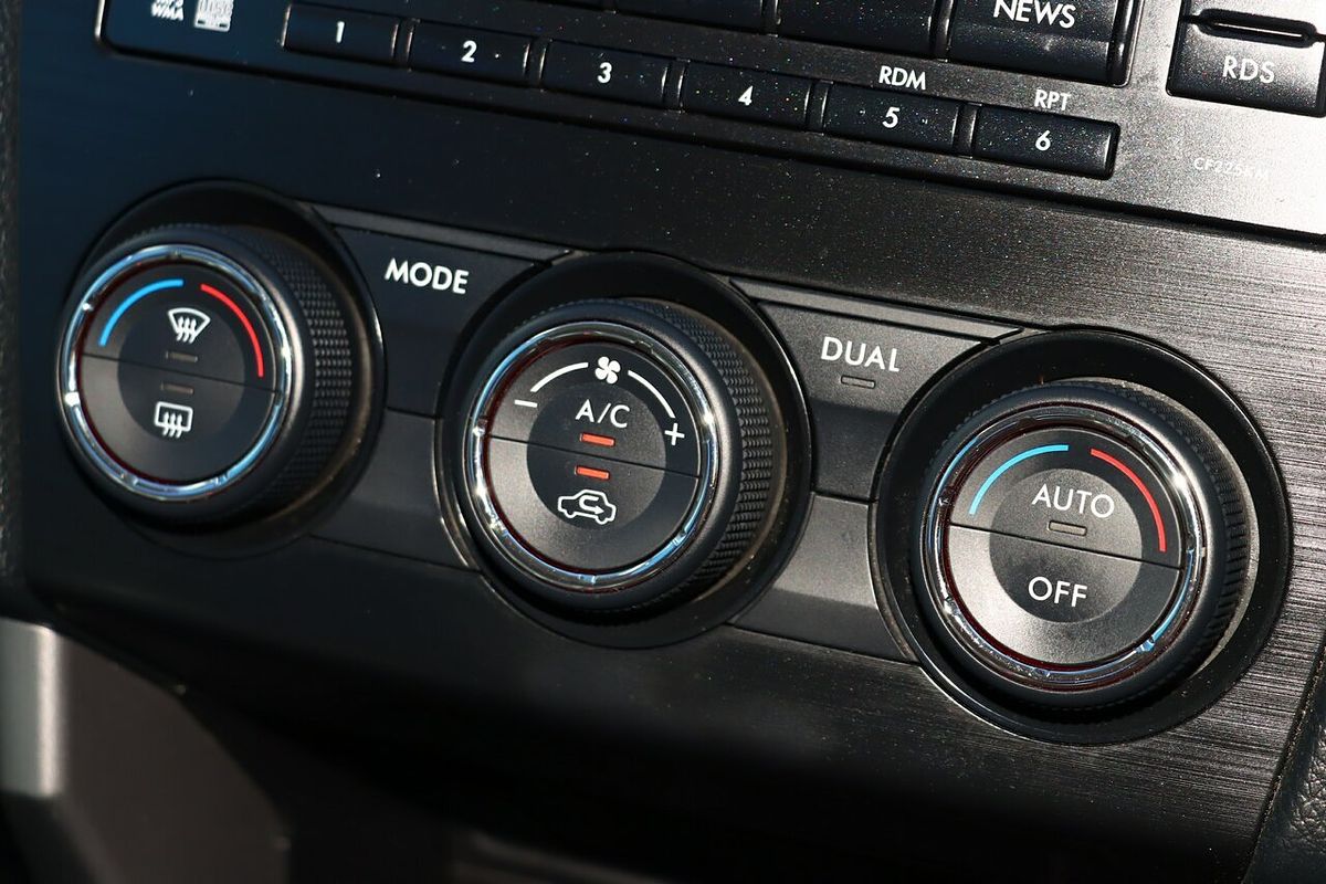 2014 Subaru Forester 2.5i Luxury S4