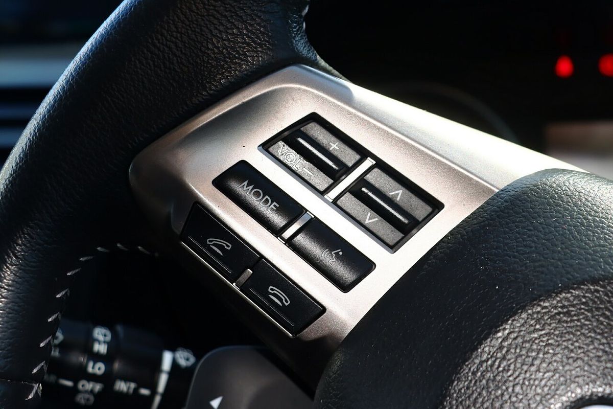 2014 Subaru Forester 2.5i Luxury S4