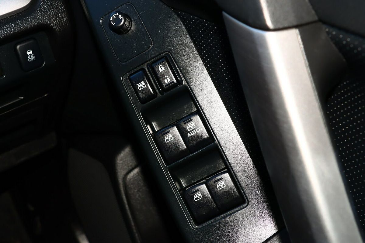 2014 Subaru Forester 2.5i Luxury S4