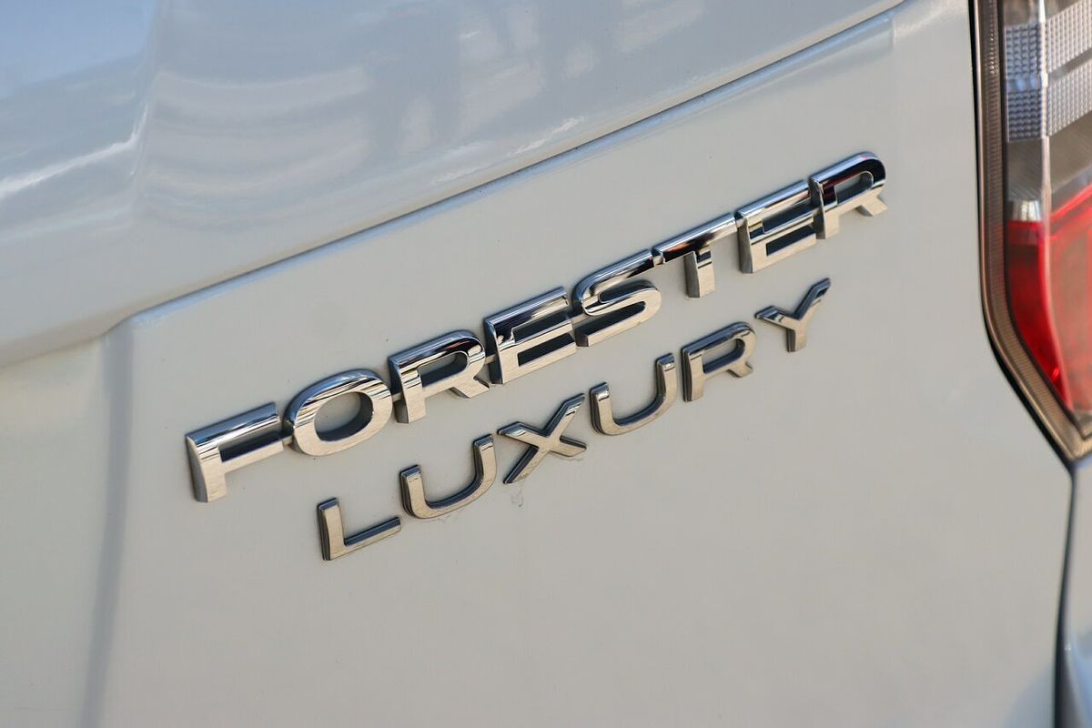 2014 Subaru Forester 2.5i Luxury S4