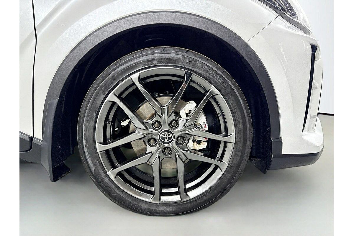 2022 Toyota C-HR GR Sport ZYX10R