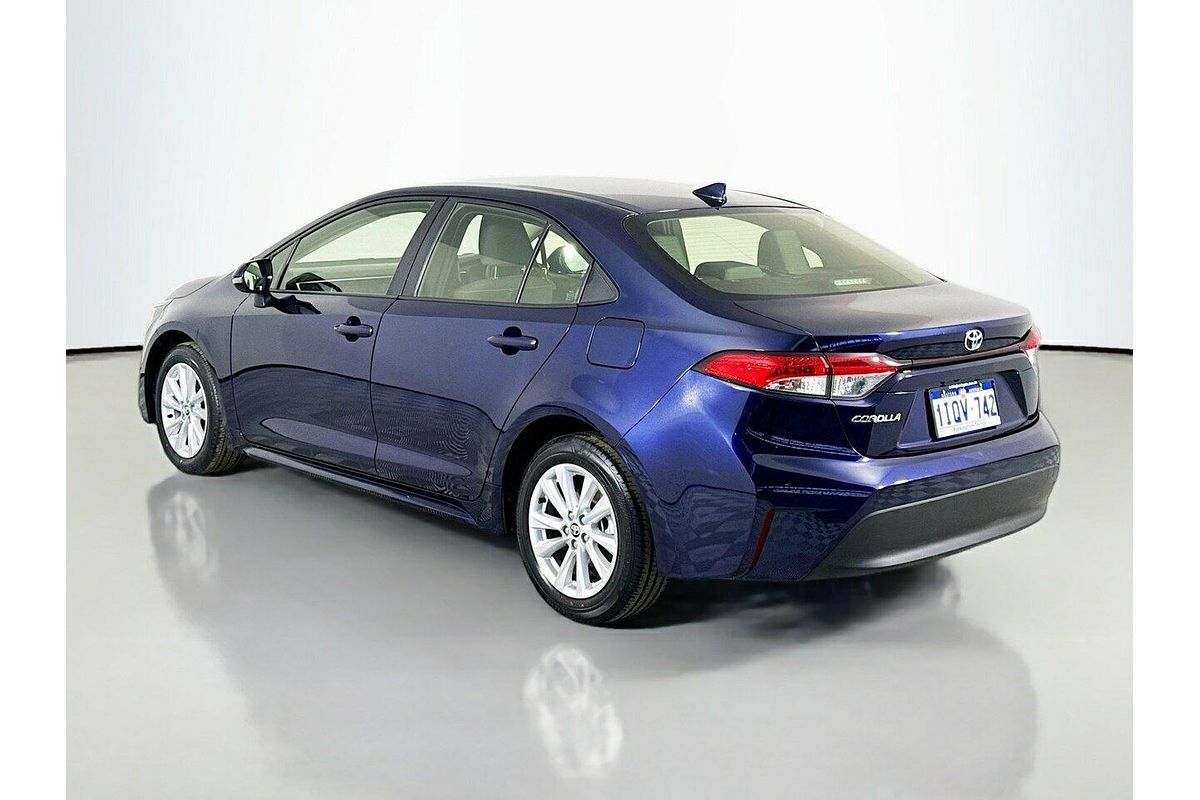 2023 Toyota Corolla Corolla Sedan 2.0L Pet CVT Ascent Sport MZEA12R