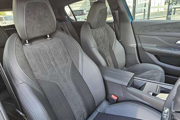 2025 Peugeot 308 GT Hybrid P51