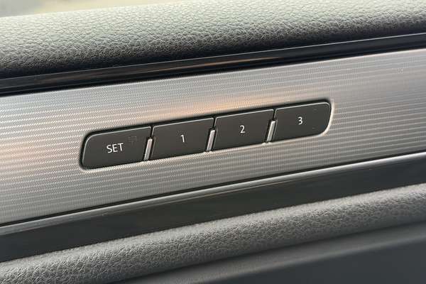 2014 Volkswagen Touareg V8 TDI R-Line 7P