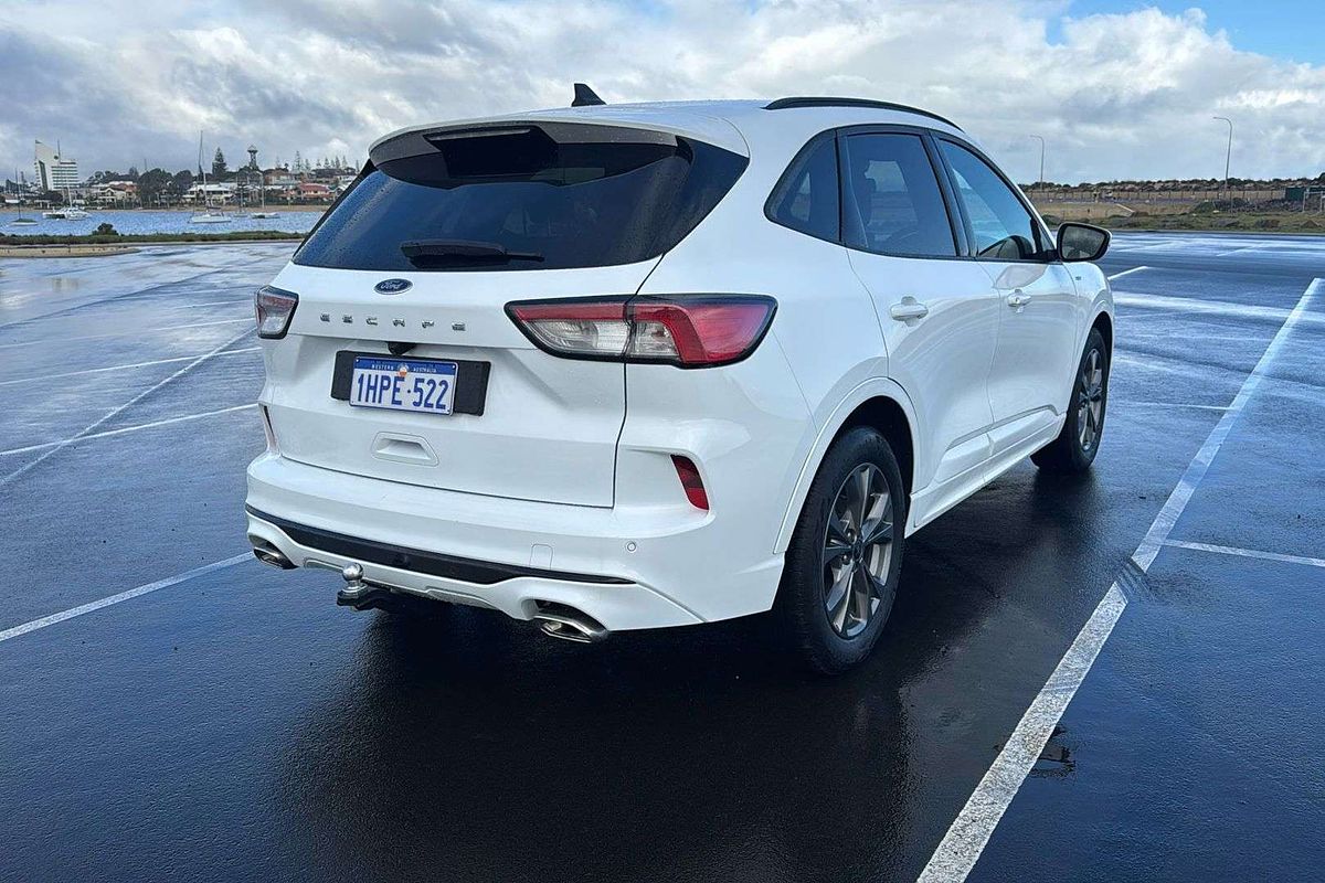 2022 Ford Escape ST-Line ZH