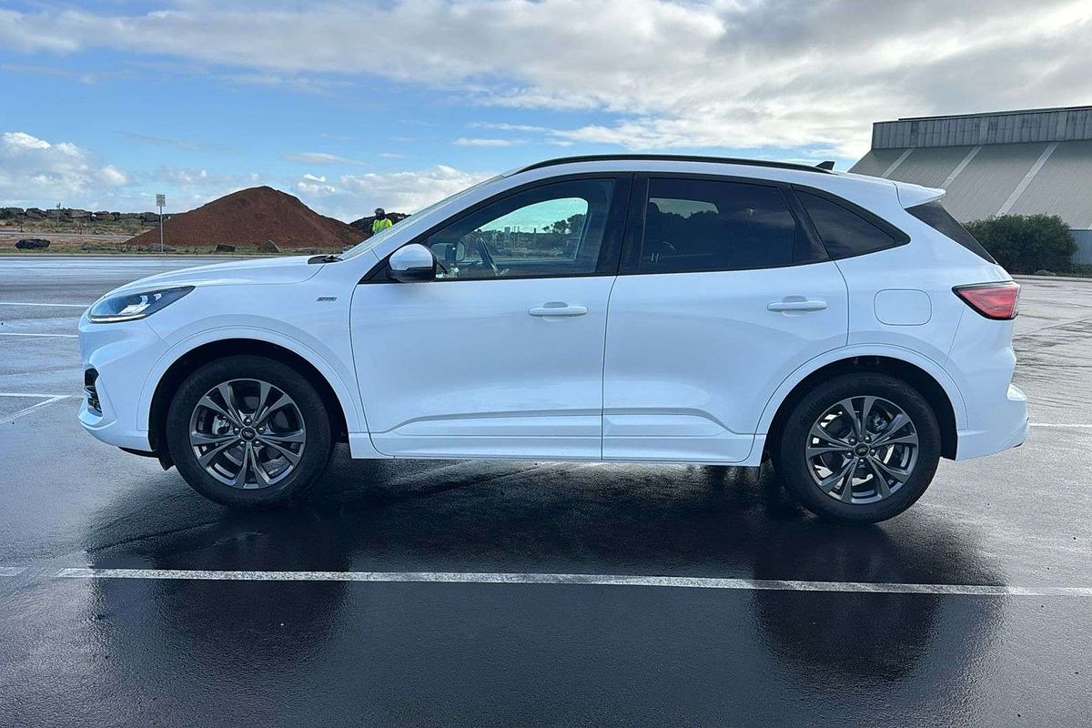 2022 Ford Escape ST-Line ZH