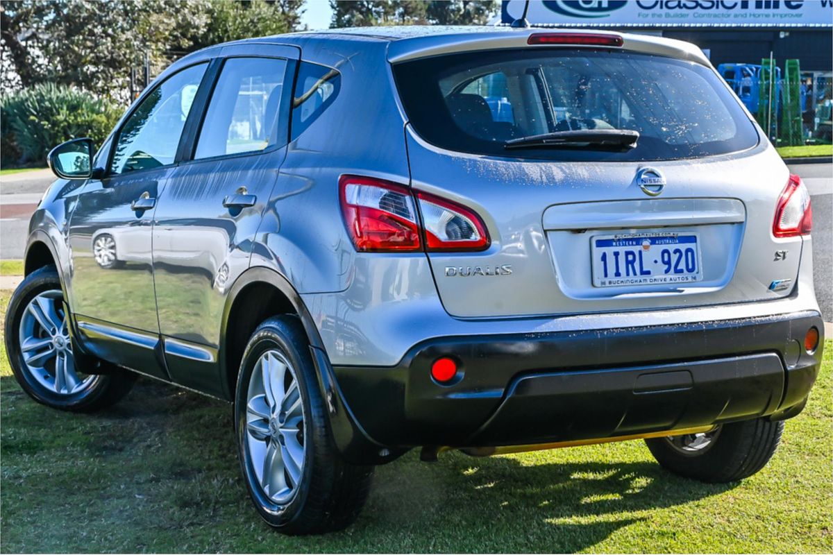 2013 Nissan Dualis ST J10 Series 4