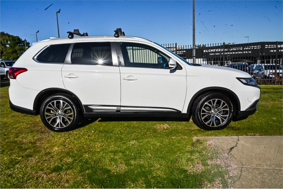 2016 Mitsubishi Outlander LS Safety Pack ZK