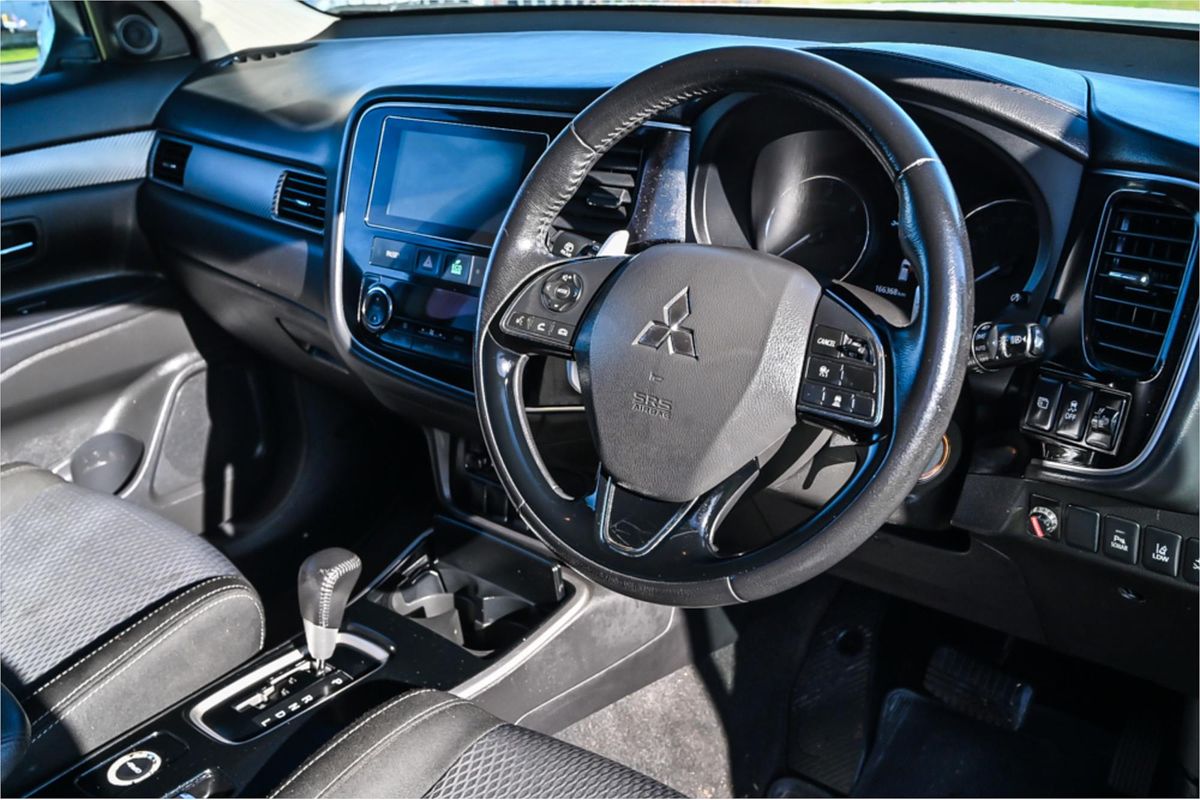 2016 Mitsubishi Outlander LS Safety Pack ZK