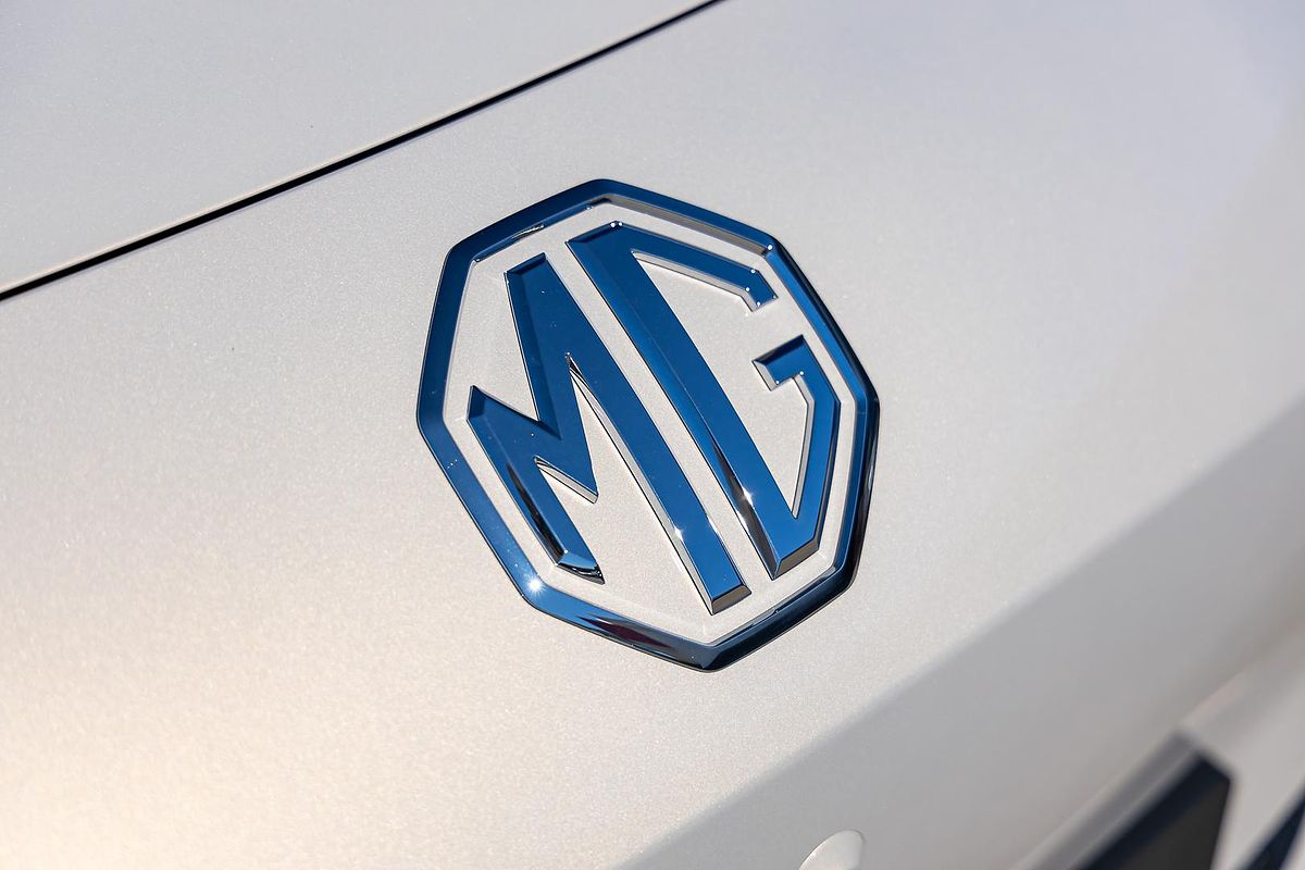 2025 MG MGS5 EV Essence 62 ZS3EM