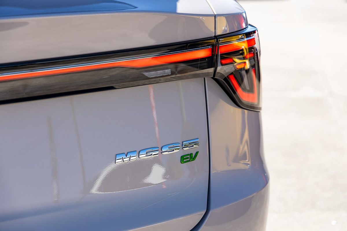 2025 MG MGS5 EV Essence 62 ZS3EM