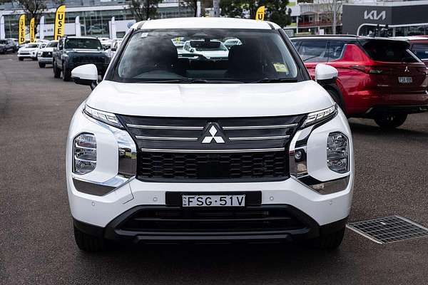 2025 Mitsubishi Outlander ES ZM